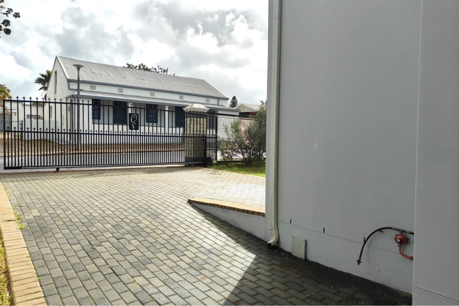 2 Bedroom Property for Sale in Moorreesburg Western Cape